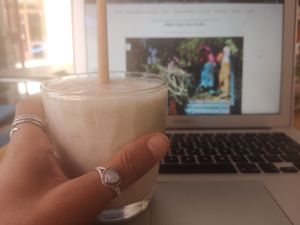 Banana shake with posts at La Siria in Malaga