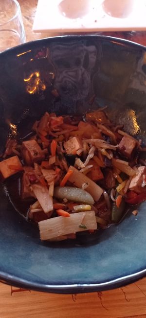 The food was tasty but those veggies ar those frozen mixtures and that is not nice for the price I paid. at Mum's in Sagres