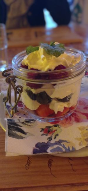 The only vegan option: fruits with vegan Chantilly. Simple but very good as well at Mum's in Sagres