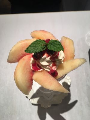 Peach parfait at Wired Bonbon in Tokyo