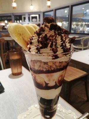 Chocolate coffee banana parfait at Wired Bonbon in Tokyo