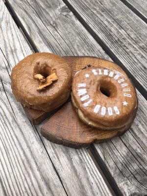 Apple cider and cinnamon donut / glazed donut  at Good Town Doughnuts in Tokyo