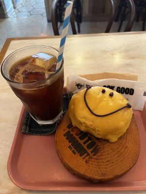   at The Little Bakery in Tokyo