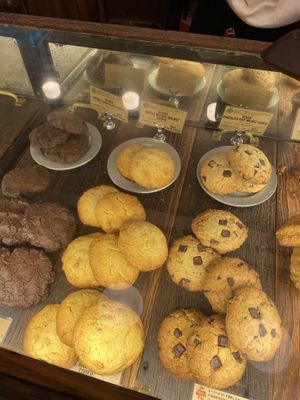 vegan cookies on plate (infront are the non vegan ones)  at The Little Bakery in Tokyo
