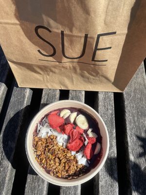 açaí bowl with carrot cake granola  at SUE Bakery in Rotterdam