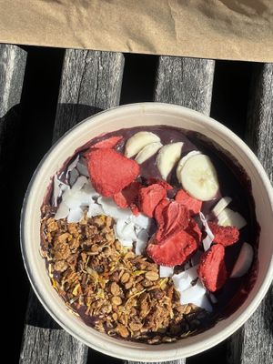 açaí bowl with carrot cake granola  at SUE Bakery in Rotterdam