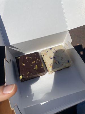 raw bites. left: chocolate pistachio. right: flower power cheesecake  at SUE Bakery in Rotterdam