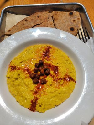 Hummus and flatbread at Berbere by T&T in Santa Monica