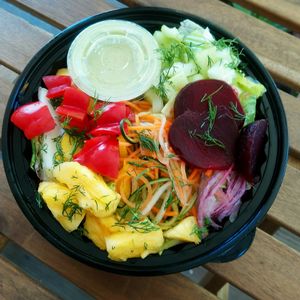 Ingredients in salad box are not exactly the same.  Slight adjustments are made each day.   We only choose the most fresh and available vegetable from the market.
More than 10 different kinds of vegetable and herbs are included, guaranteed!   at alivesalad in Kaohsiung