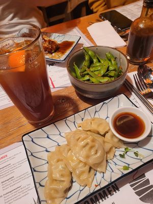 Edamame mit Chilli & Dumpling 🥰 at MoschMosch - Goetheplatz in Frankfurt