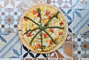 Cheese & Pesto Pizza at Luna's Kitchen in Beirut