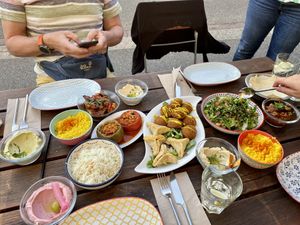 Vegane Mezze für 4 at Za Zaa - Petersgraben in Basel