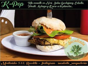 K-pop at Suculenta Sangucheria Vegana in Santiago