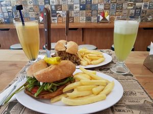 Churasco chacarero y chorillano at Suculenta Sangucheria Vegana in Santiago