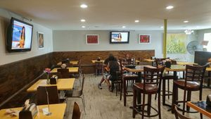 Sitting Area at Sunshine's Health Food Store and Vegetarian Deli in Houston