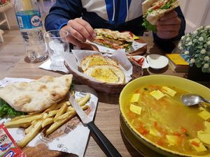 Soup El Thai con tofu, falafel burger and quinoa burget at Cafe del Mundo in La Paz