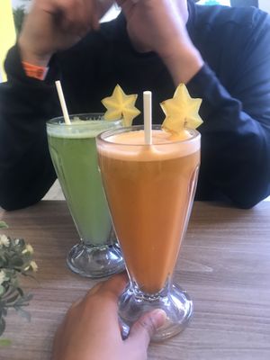 Lemonade and Carrot smoothie   at Cafe del Mundo in La Paz