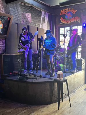 Live music/stage   at Mellow Mushroom - Broadway in Nashville