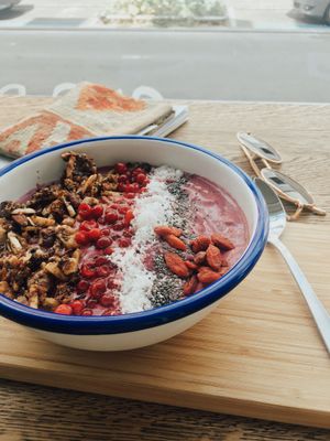 Smoothie bowl!  at Sasu Juice Bar in Zurich