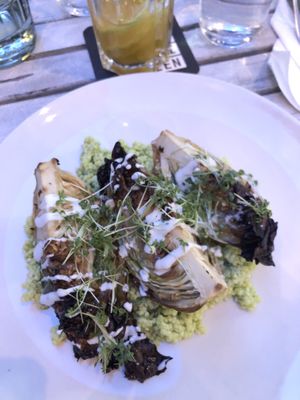 Spitzkohl, Chimicurri, Hirse mit Schnittlauch-Öl (17,50€)  at Wir Komplizen in Frankfurt