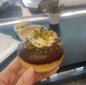 Bomba cioccolato e pistacchio 🫠  at Radagast Vegan Bakery in Rome