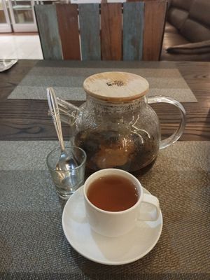 Teh Rosella yang mengingatkan ku pada rumah. Gula singkong yang manis. Hangat sampai hati at LN Fortunate Coffee - Maybe closed in Denpasar