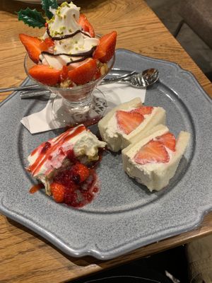 Christmas Special plate at Futaba Fruits Parlor in Kawasaki