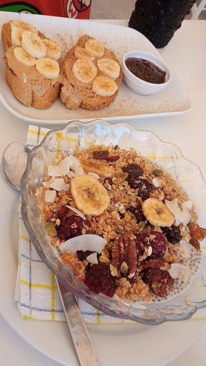 Chia pudding and toast at Thai Me up in Ios