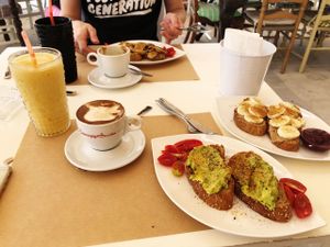 We came here as much as we could for these toasts :) very nice seasoned and not oily at Thai Me up in Ios