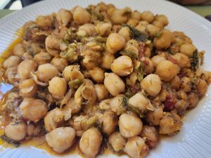 Chickpeas in the oven at Oikeio in Athens