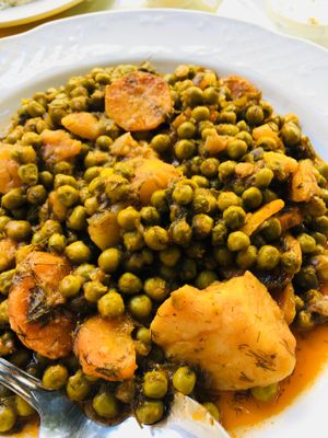 Peas with tomato sauce and potatoes  at Oikeio in Athens