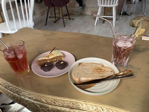 Grilled avocado sandwich and carrot cake with ice tea  at Kattakaffihusid in Reykjavik