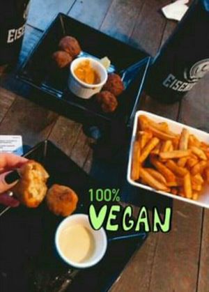 Almôndegas, coxinha e batatas at Ozz Garden in Itajai