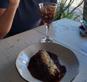 Twix e banana com calda at Ozz Garden in Itajai