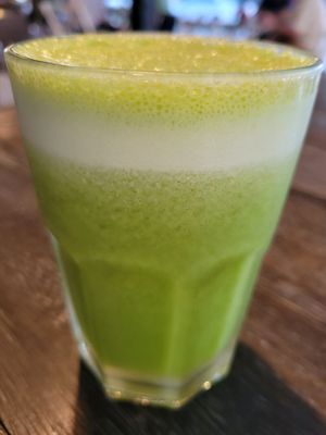 Detox green juice at Ozz Garden in Itajai