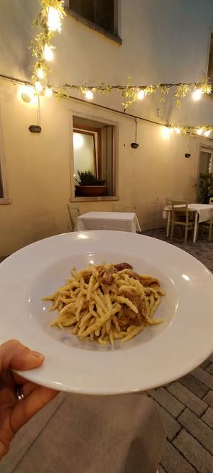 Pasta con finferli at La Luce in Vicenza