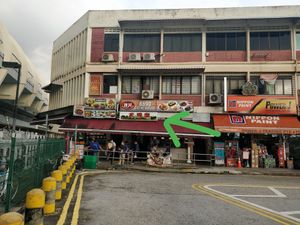 View of stall from aljunied Mrt Station exit A at Tian En Vegetarian 天恩齋 in Central Singapore