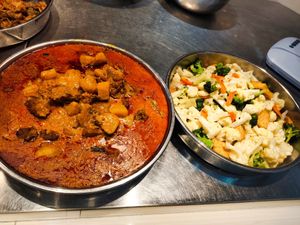 Variety of dishes at Tian En Vegetarian 天恩齋 in Central Singapore
