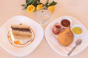 Cakes and Brazilian snacks like Coxinha at Doces & Cores in Curitiba