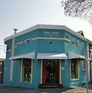 The front of the business at Doces & Cores in Curitiba