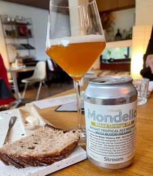 2023: Zuurdesembrood, huisbereide plantaardige 'boter' at Foodstorms in Ghent