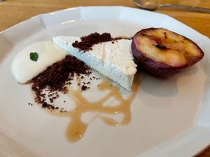 2023: Nectarine, witte chocolade, munt, cacao at Foodstorms in Ghent