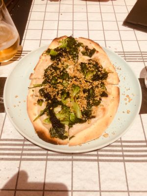2019: Pizza Bianco met groene groenten at Foodstorms in Ghent