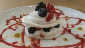 Pavlova at Waku Waku in Utrecht
