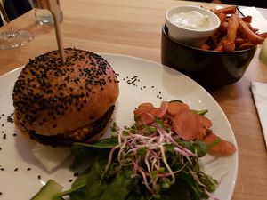 burger with sweet potato fries at Waku Waku in Utrecht