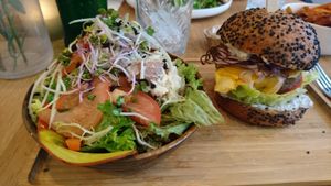 Burger at Waku Waku in Utrecht
