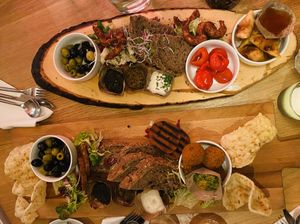 De tapas platter en sharing platter at Waku Waku in Utrecht