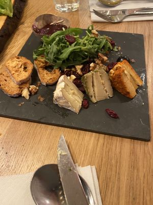 Cheese platter starter at Waku Waku in Utrecht