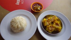 Mantou and dim sum with chili dip at Southern Palace in East Singapore