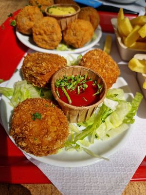 Vegan chicken bites at De Eekhoorn in Rotterdam